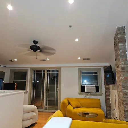 Dc Play House Bed And Breakfast